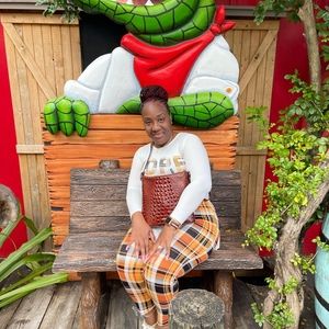 Meet your Posher, Posh